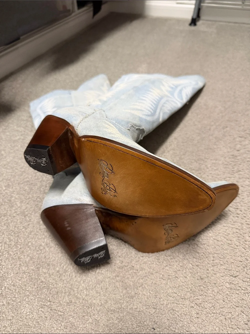 dingo Tan Leather Cowboy Boots